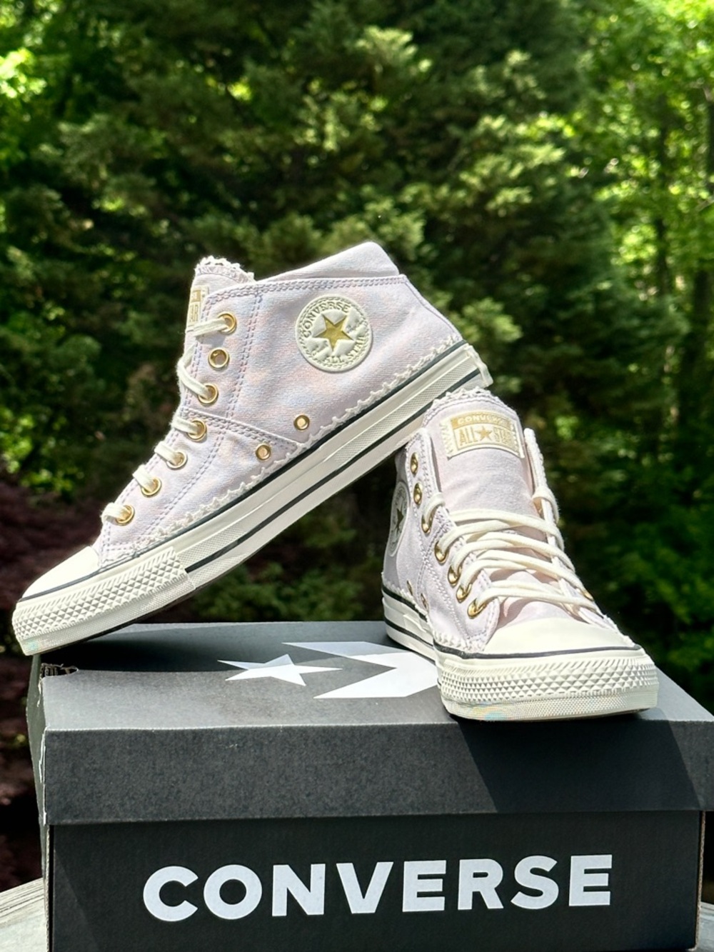 Converse Womens Chuck Taylor All Star Madison Mid Casual Sneaker -Size 9.5 NEW
